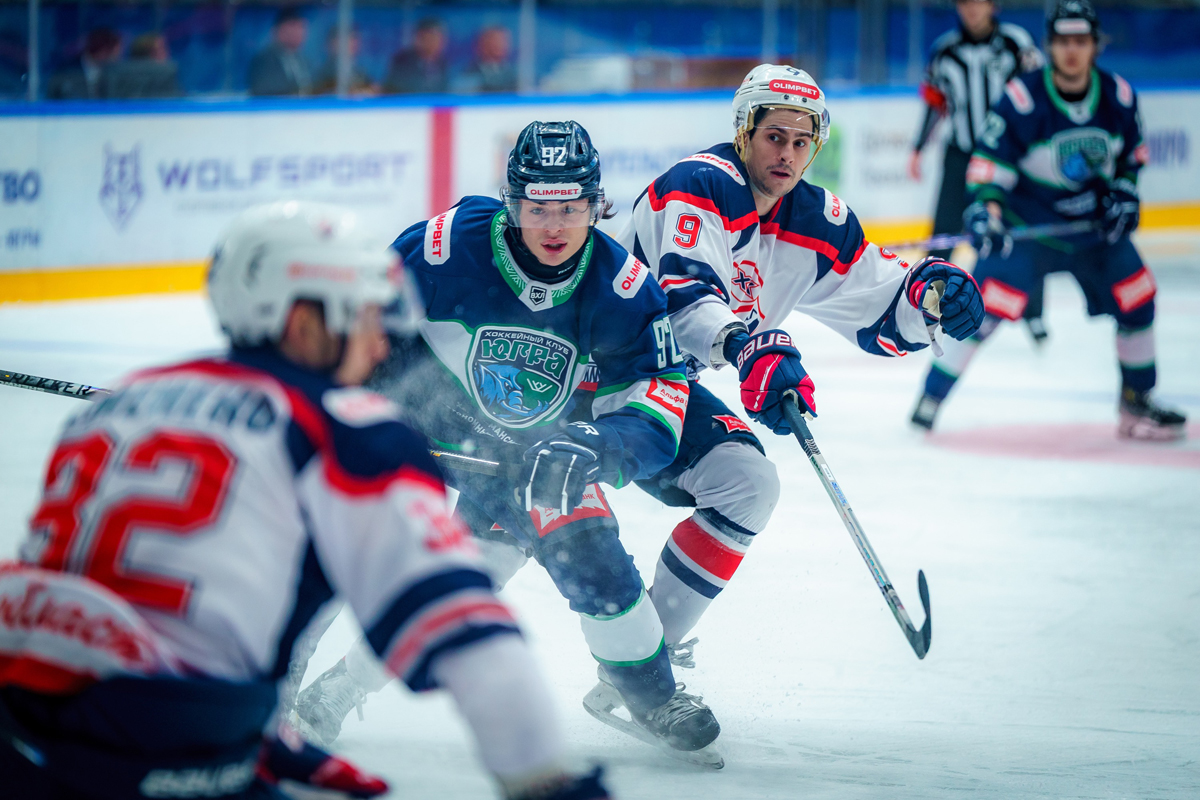 Сибирское доминирование, «Нефтяник» и «Ижсталь» подступают: игры Всероссийской хоккейной лиги на каналах «Хоккей ТВ» и «Триколор Спорт»