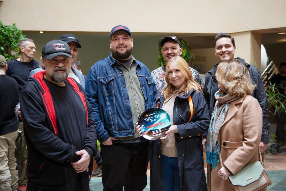 Пик борьбы контрразведок: РЕН ТВ сообщил о начале съемок сериала «Разящий луч» с Иваном Колесниковым и Дарьей Мороз