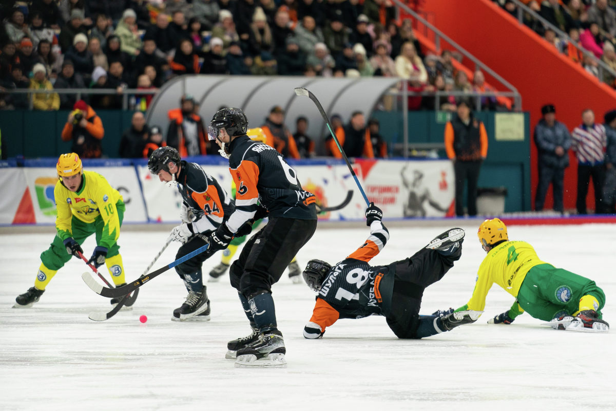 «Динамо» против «Кузбасса», «СКА-Нефтяник» в Ульяновске, «Енисей» в Казани: 6-й тур чемпионата России по хоккею с мячом на каналах «Триколор Спорт» и «Хоккей ТВ»