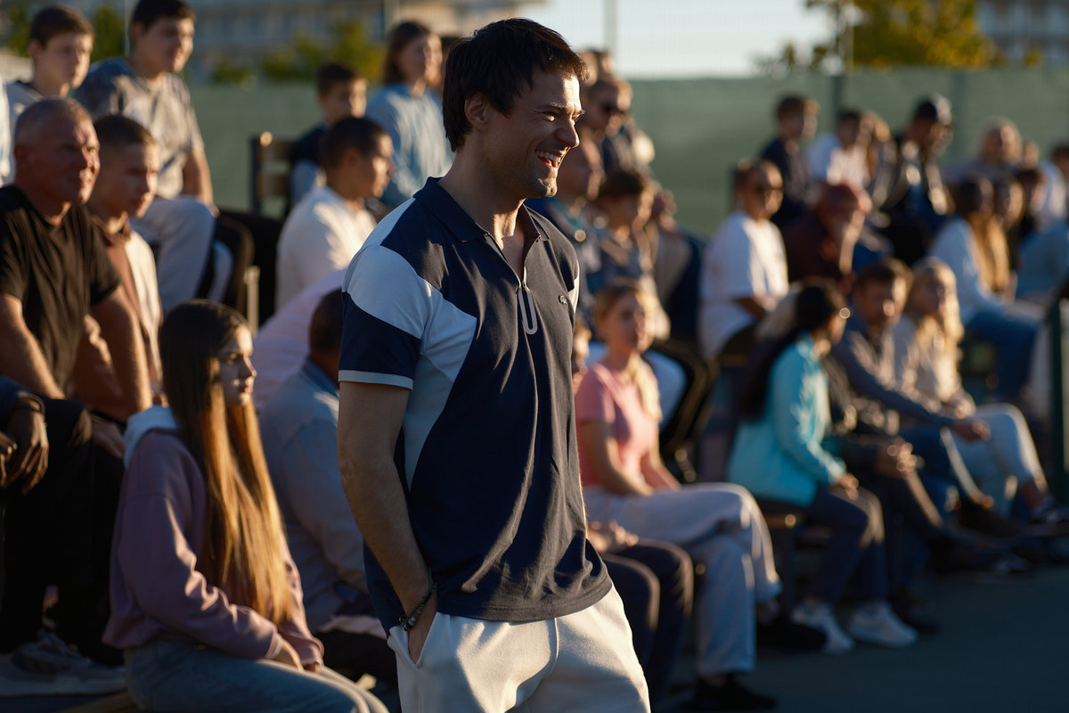 Опубликованы новые кадры со съемочной площадки спортивной драмы «Игра на вылет» с Данилой Козловским