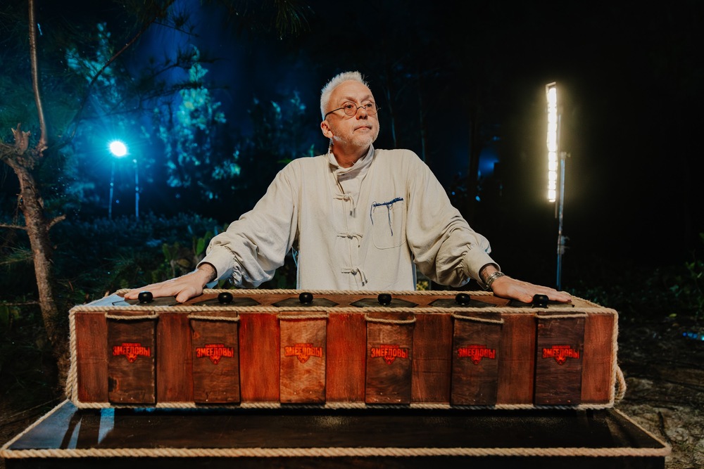 На «Пятнице!» стартует премьера экстремального шоу «Выживалити. Змееловы»