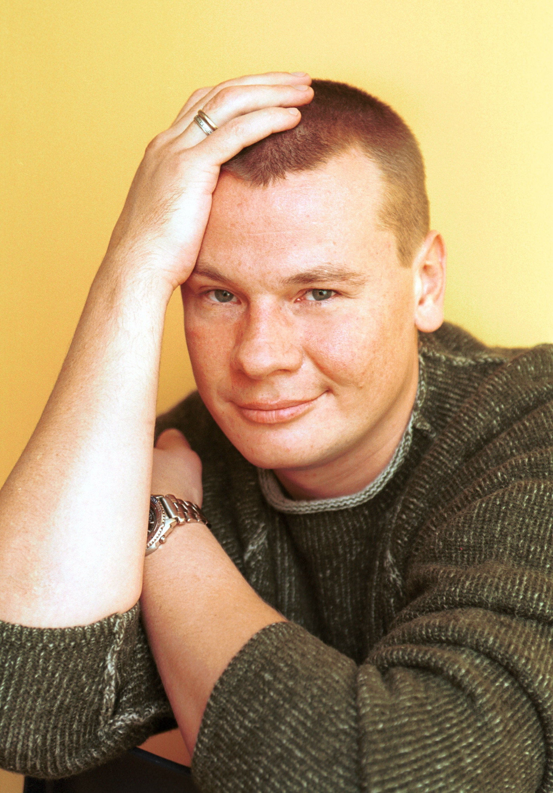 Один в квартире, деньги пропали: Пятый канал покажет документальный фильм о жизни и уходе Владислава Галкина