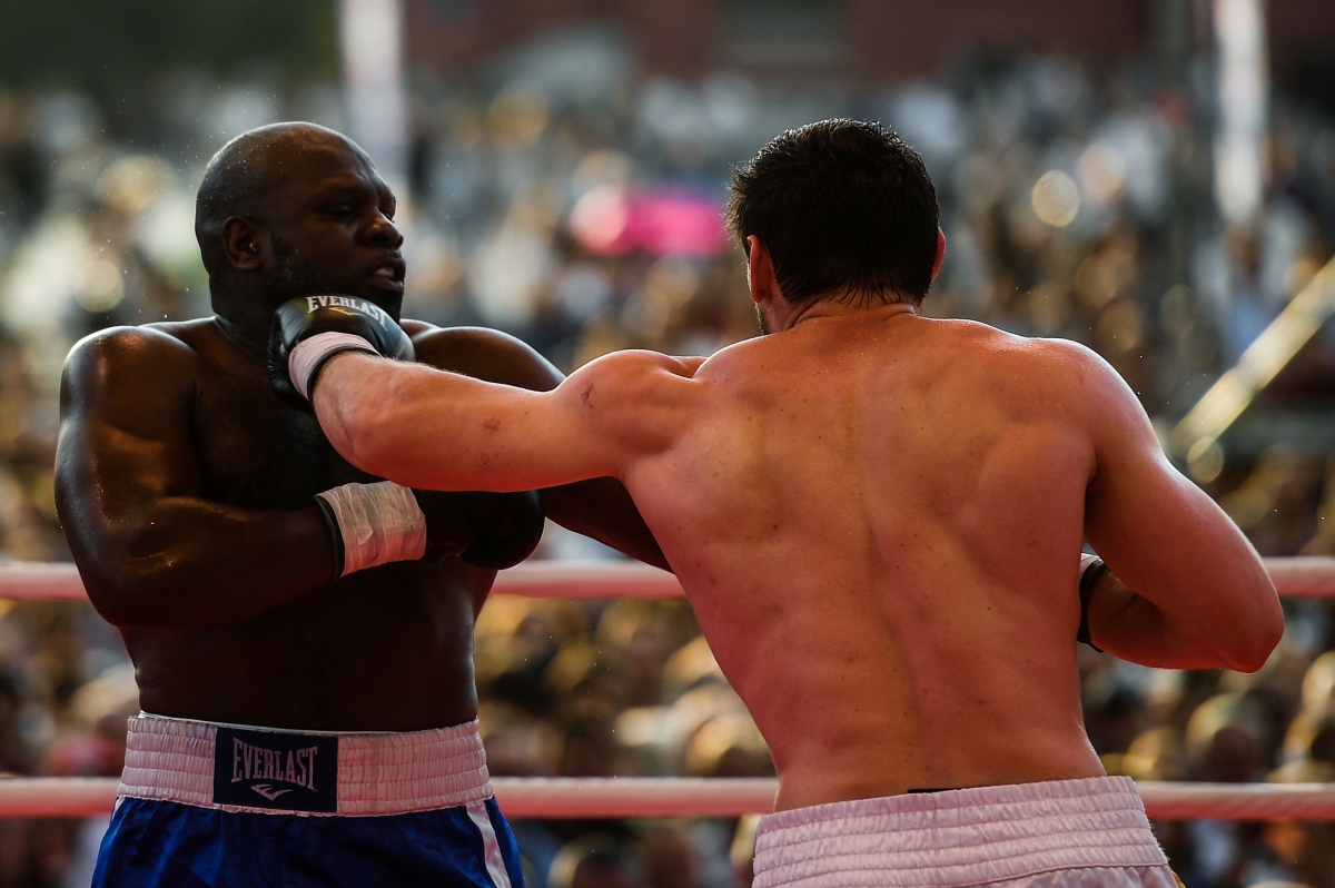 Бабанин дерется с Джонсоном, Шульский против Гаверна: смотрим бокс в «Бойцовском клубе» на РЕН ТВ