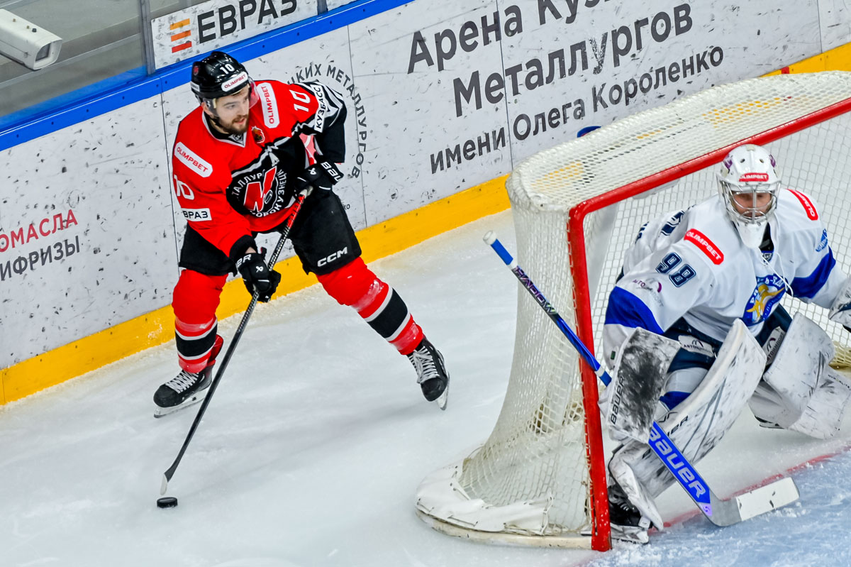 «Югра» и «Металлург» выше всех, группа преследователей все плотнее: игры Всероссийской хоккейной лиги на каналах «Хоккей ТВ» и «Триколор Спорт»