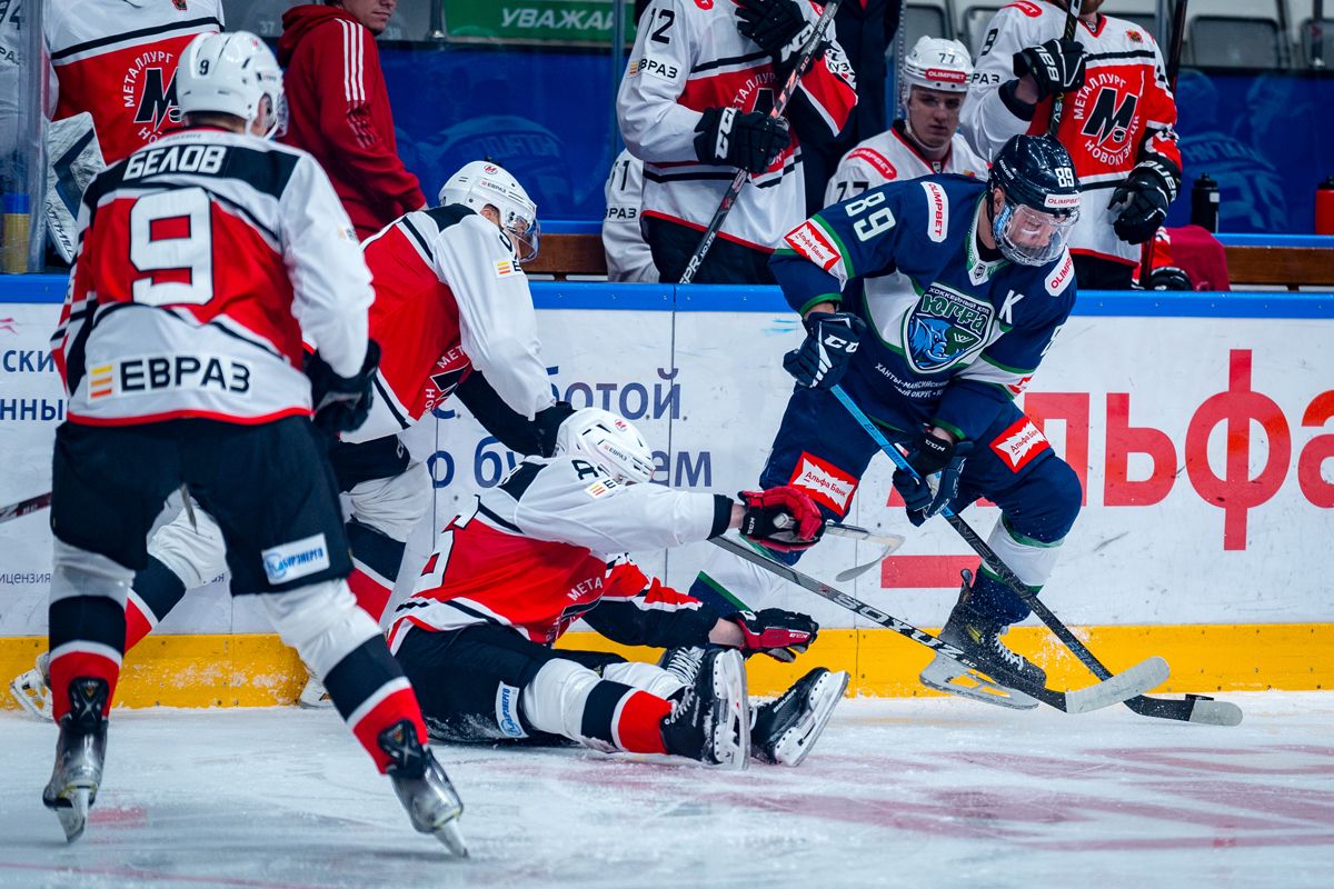 «Омские Крылья» лидируют, «Металлург» рядом: игры Всероссийской хоккейной лиги на каналах «Хоккей ТВ» и «Триколор Спорт»