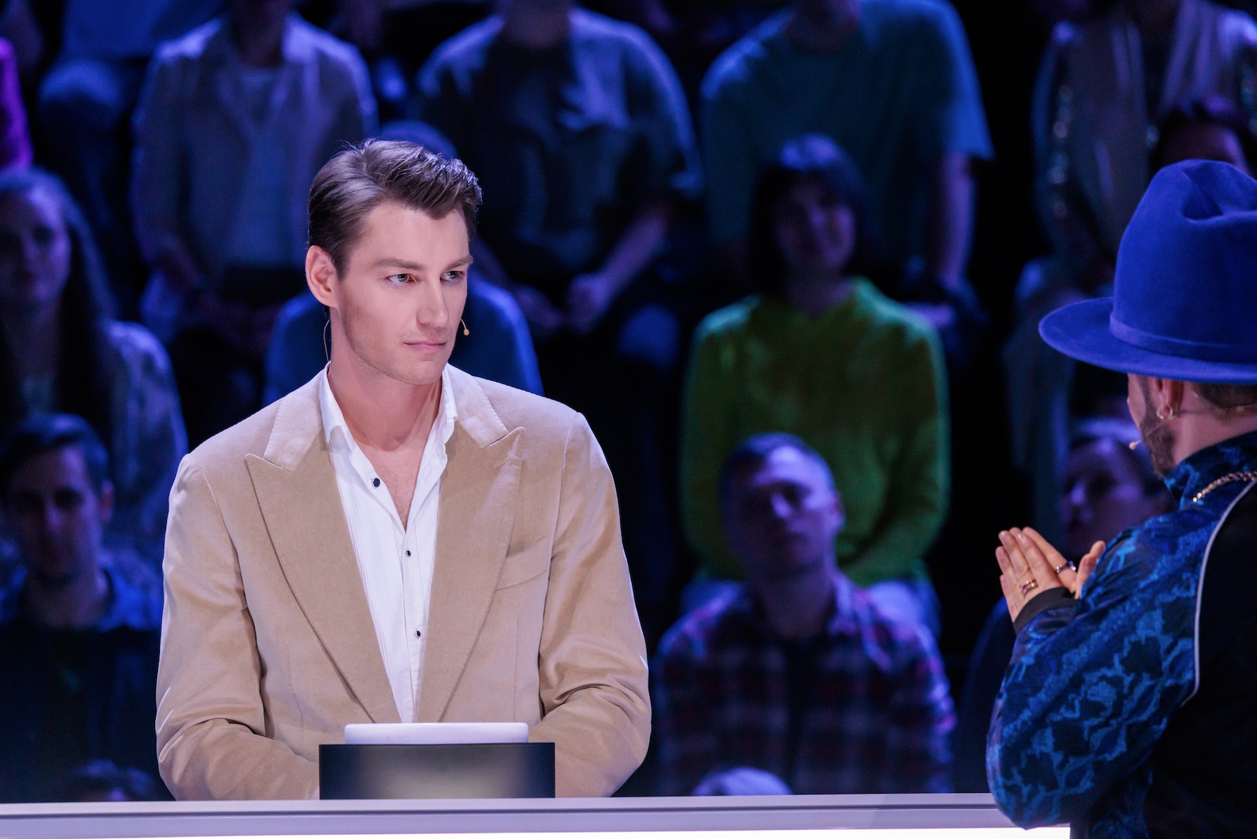 Алексей Воробьев держался за сердце в шоу «Большой хит»