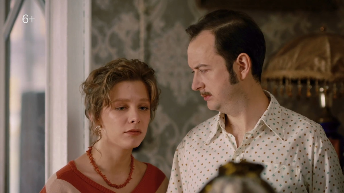 Про безмятежное детство: Елизавета Арзамасова и Алексей Золотовицкий появились в тизере сериала «Оливка, Игорек и Рекс»