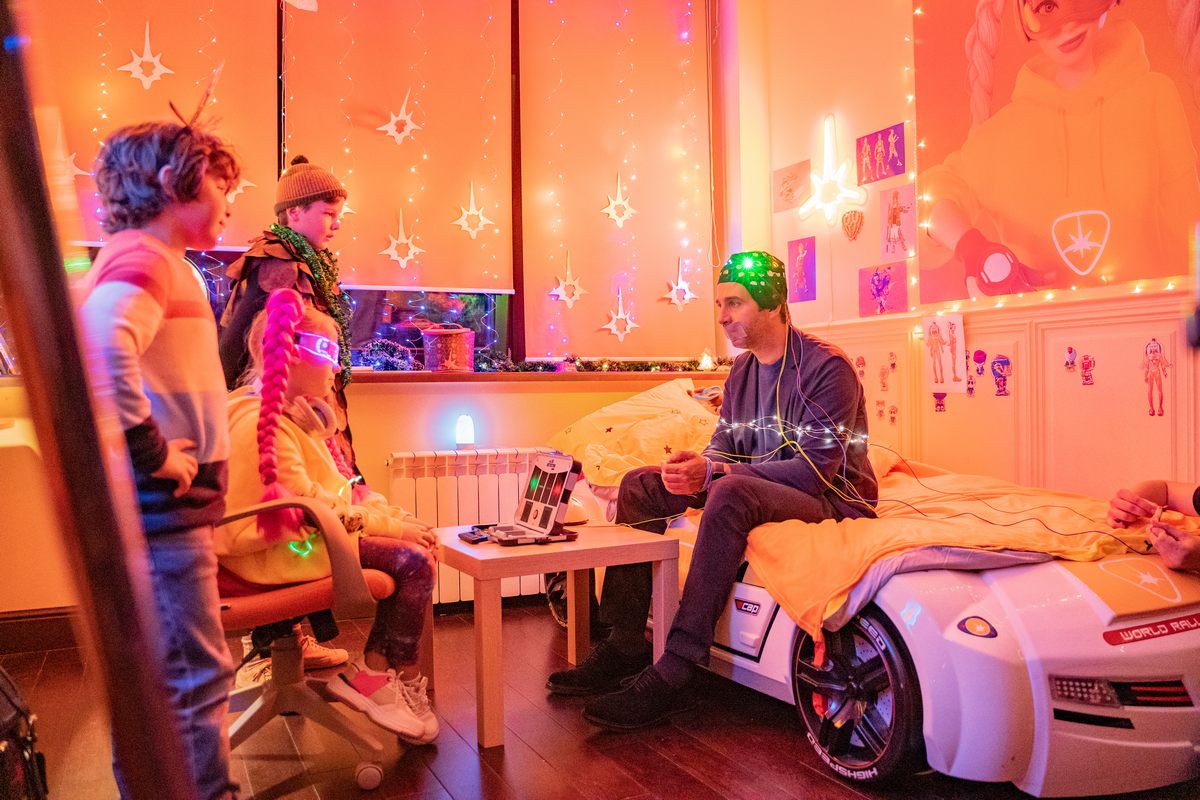 Новые подробности каста и первые кадры со съемок новогоднего фильма «Елки 8»