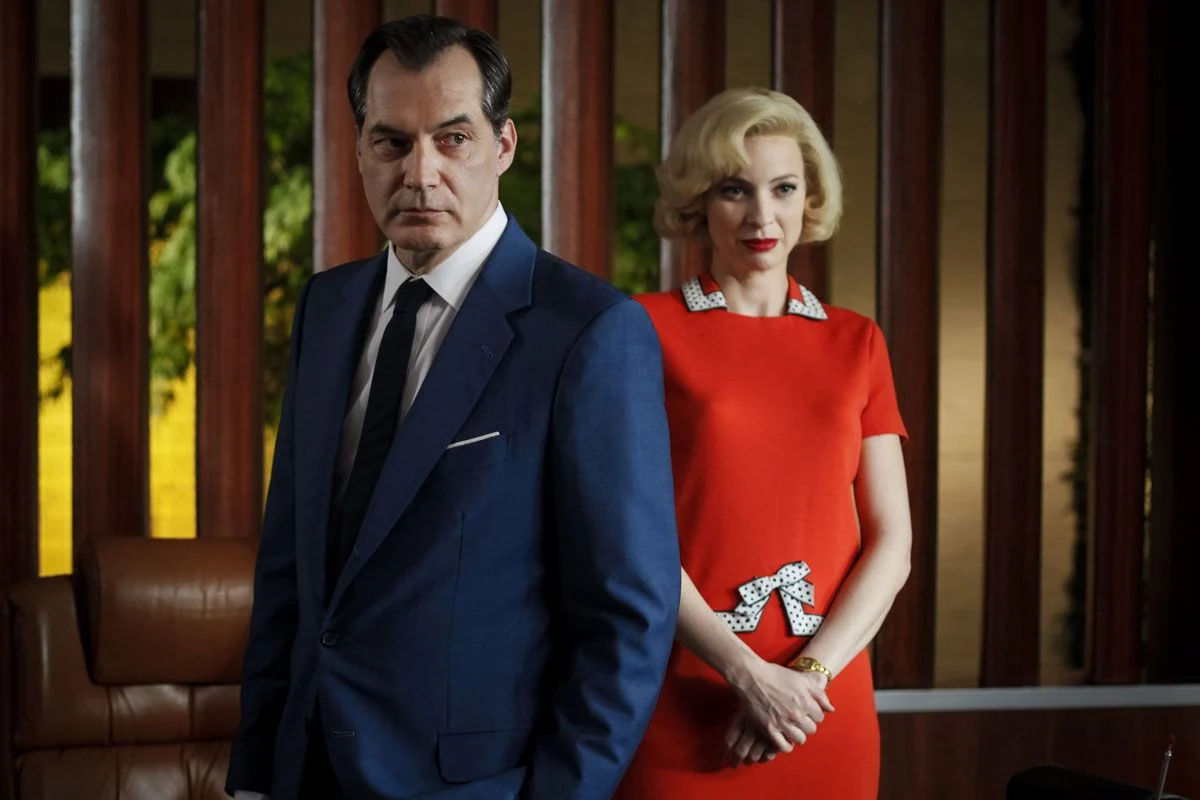 Комиссар, журналистка и секретарша распутают любое дело: криминальная комедия «Загадочные убийства Агаты Кристи» на канале «Премиальное»