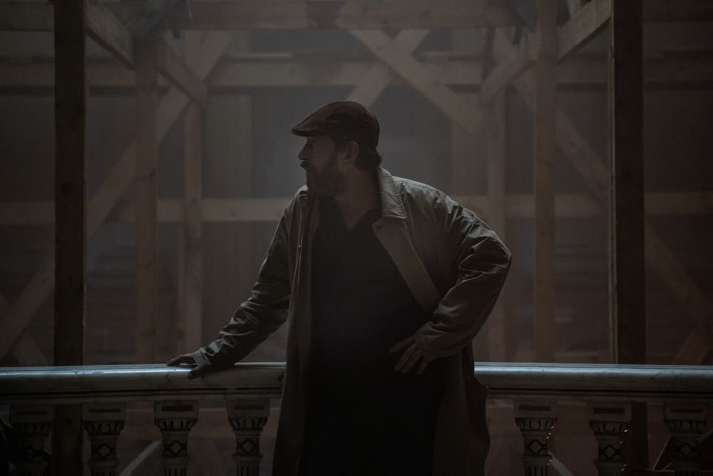 Первые кадры с площадки: в Петербурге начали снимать третий сезон сериала «Метод» с Константином Хабенским