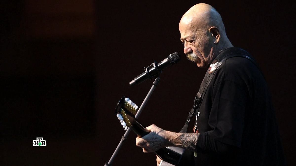 Любовь Тонино Гуэрры, аншлаги Александра Розенбаума: на НТВ – новый выпуск программы «Однажды...»