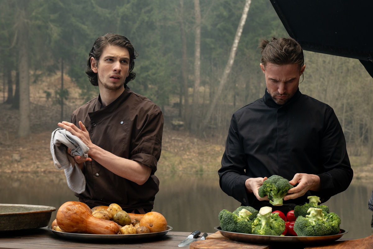 Состоялась цифровая премьера всех серий криминальной притчи «Жар» с Марком Эйдельштейном