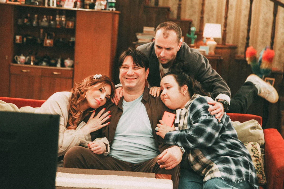 Телеканал ТНТ объявил дату премьеры у себя в эфире второго сезона ситкома «Букины»