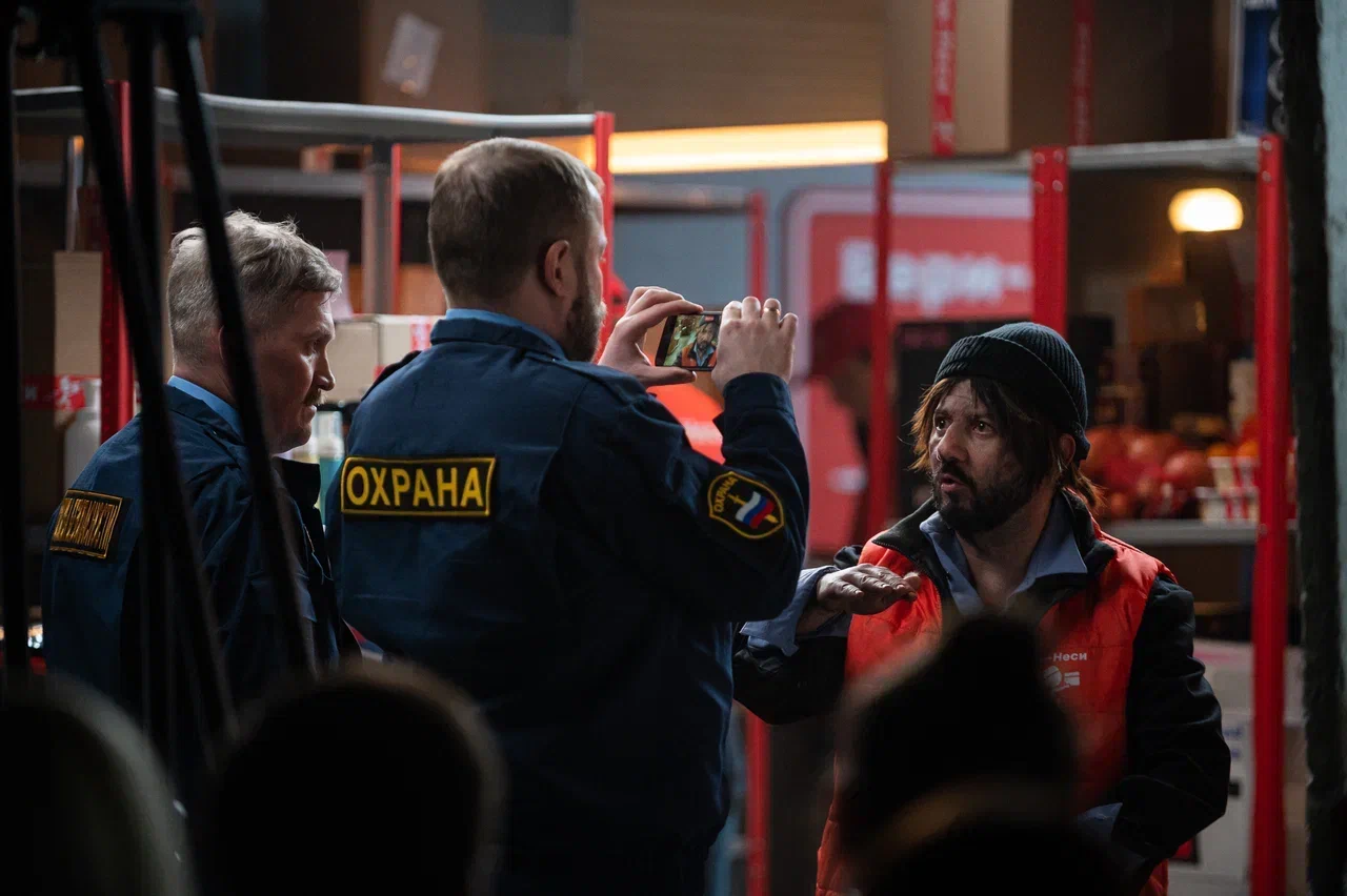 Актер Антон Остерников про съемки скетчкома «Галустян +» на ТНТ, первую встречу с Галустяном и развитие чувства юмора