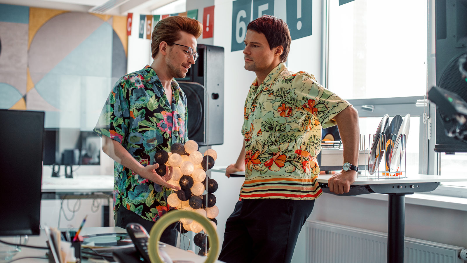 До лучших времен: российские онлайн-кинотеатры перенесли премьеры некоторых сериалов