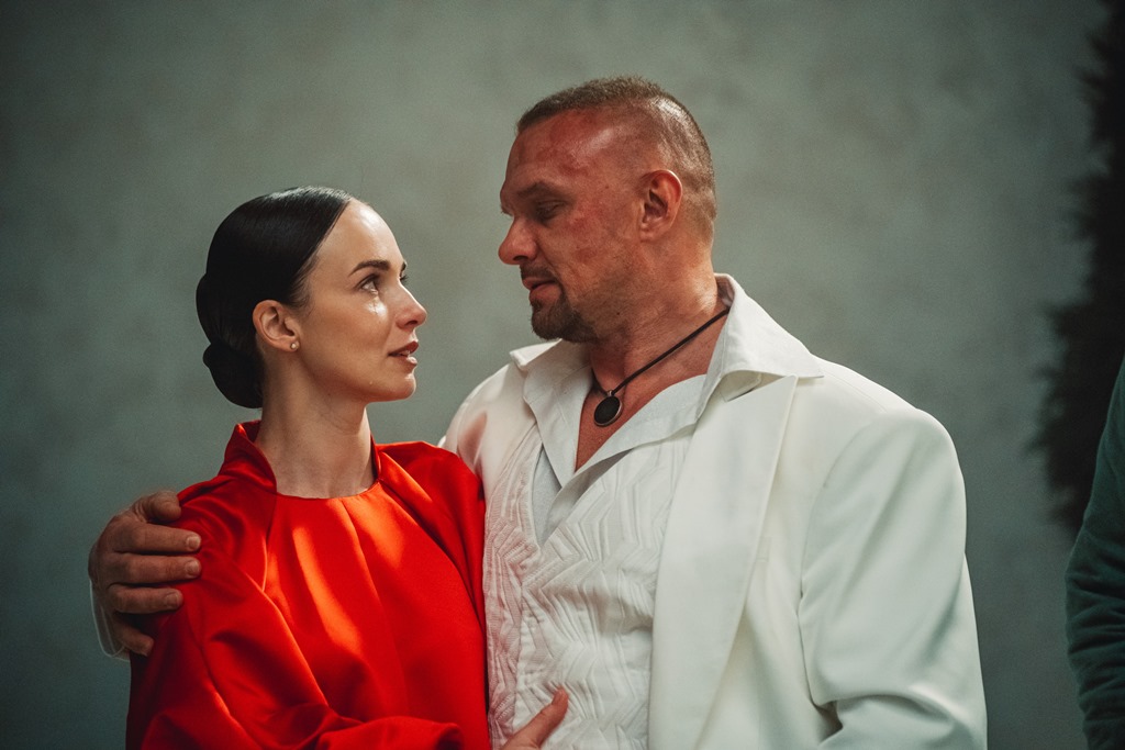 Битва полов: на ТНТ стартует продолжение комедийной антиутопии «Два холма»