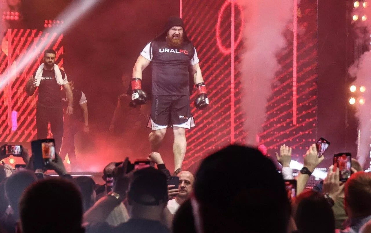 Дацик дерется второй раз за неделю: смотрим бокс с участием звезд ММА на РЕН ТВ