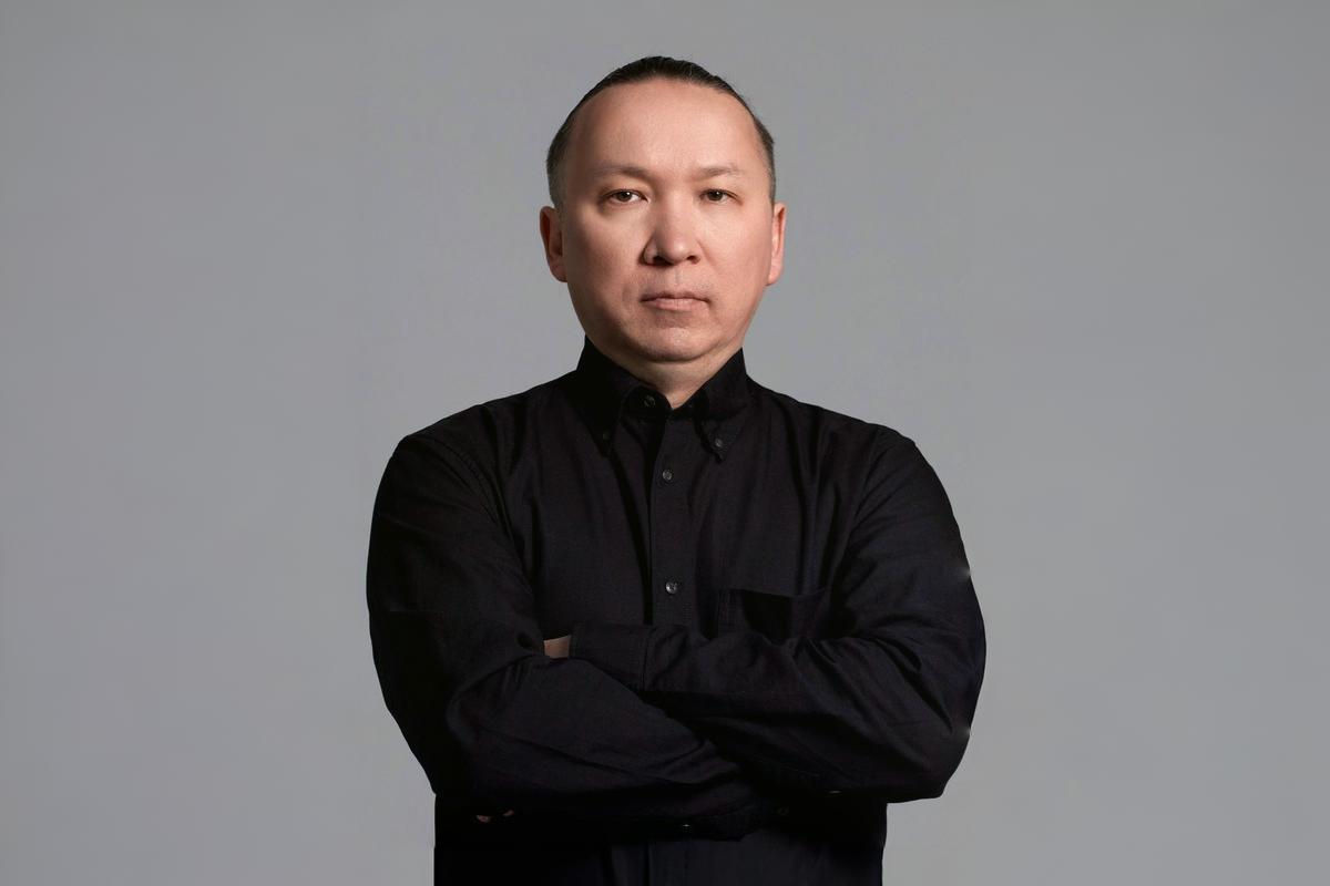 Режиссер киберпанк-фильма «Идентификация» Серик Бейсеу о будущем с ИИ, создании иллюзорного мира и критике