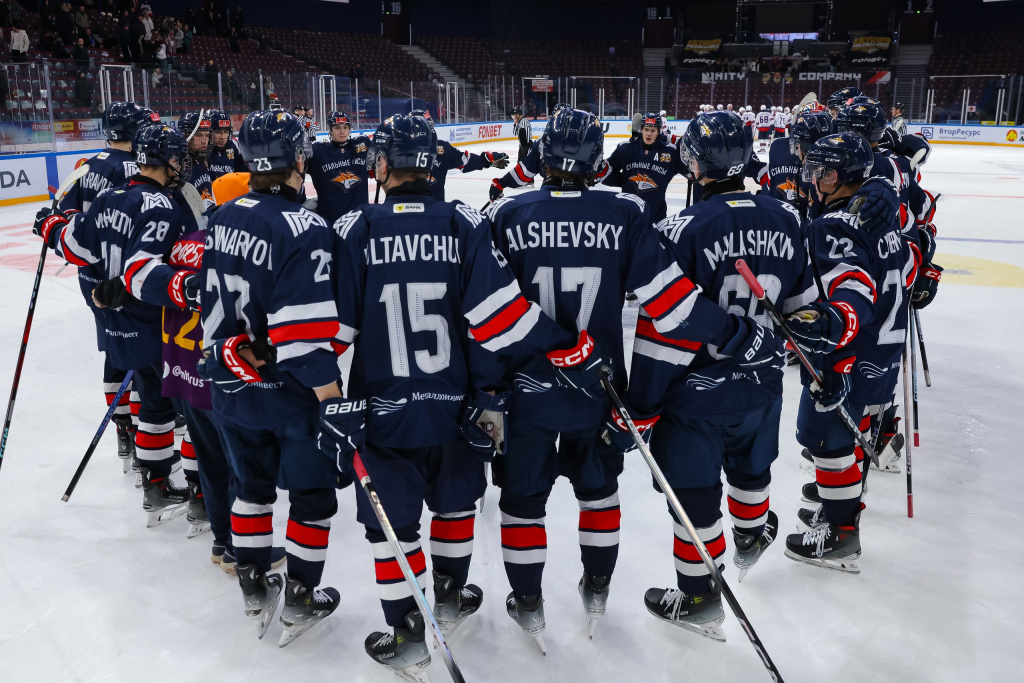 Много крутых матчей с грандами: неделя Молодежной хоккейной лиги на каналах «Хоккей ТВ» и «Триколор Спорт»