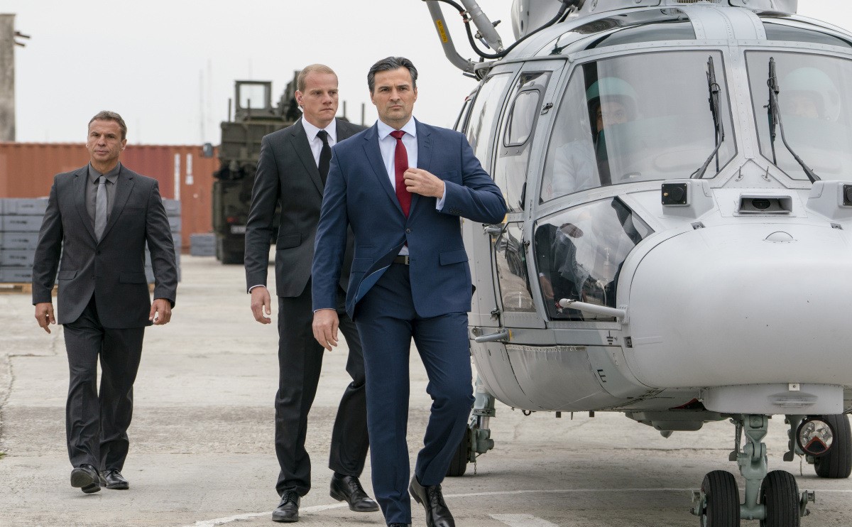 Хантер Киллер: пока вне проката в России