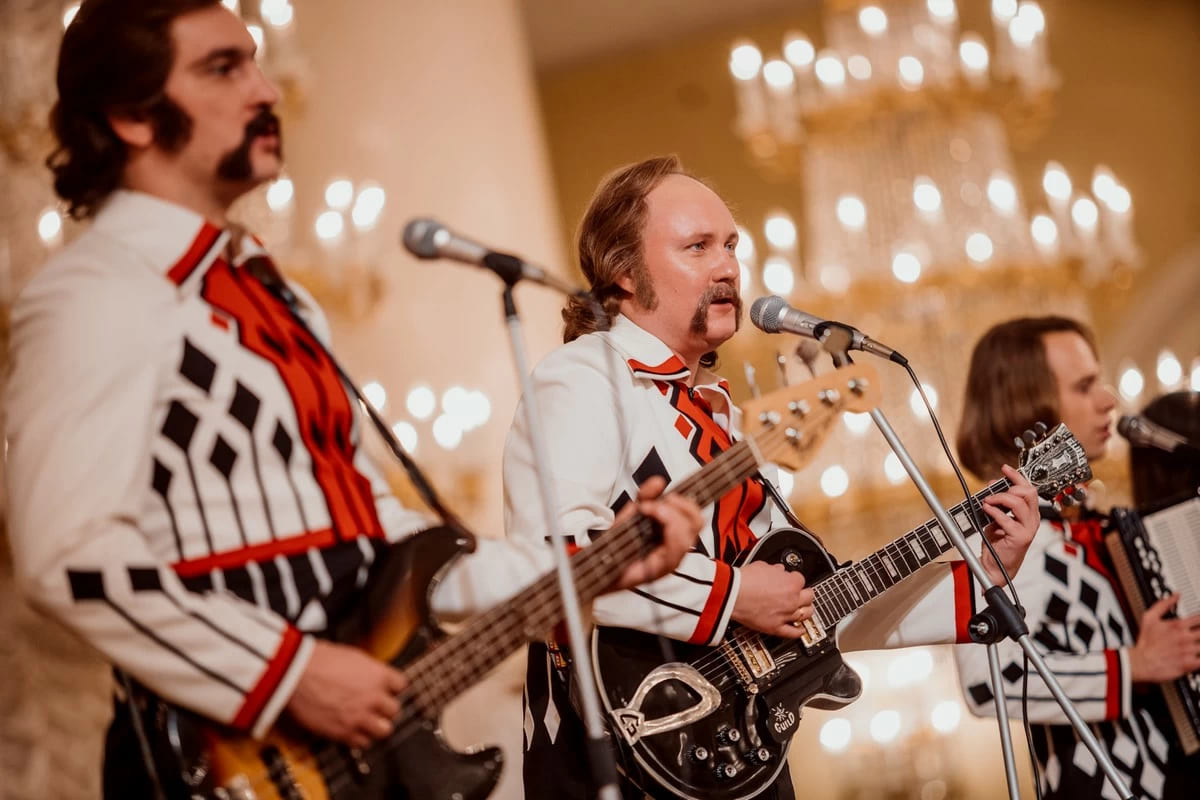 Ждать ли второй сезон? На Первом канале выходит финальная серия байопика «За полчаса до весны» 