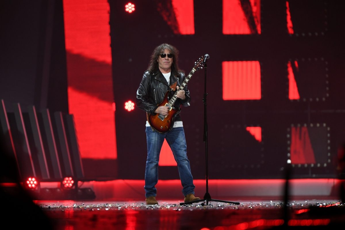 От «Симоны» до «Эй, красотка!»: Первый канал покажет юбилейный концерт Владимира Кузьмина