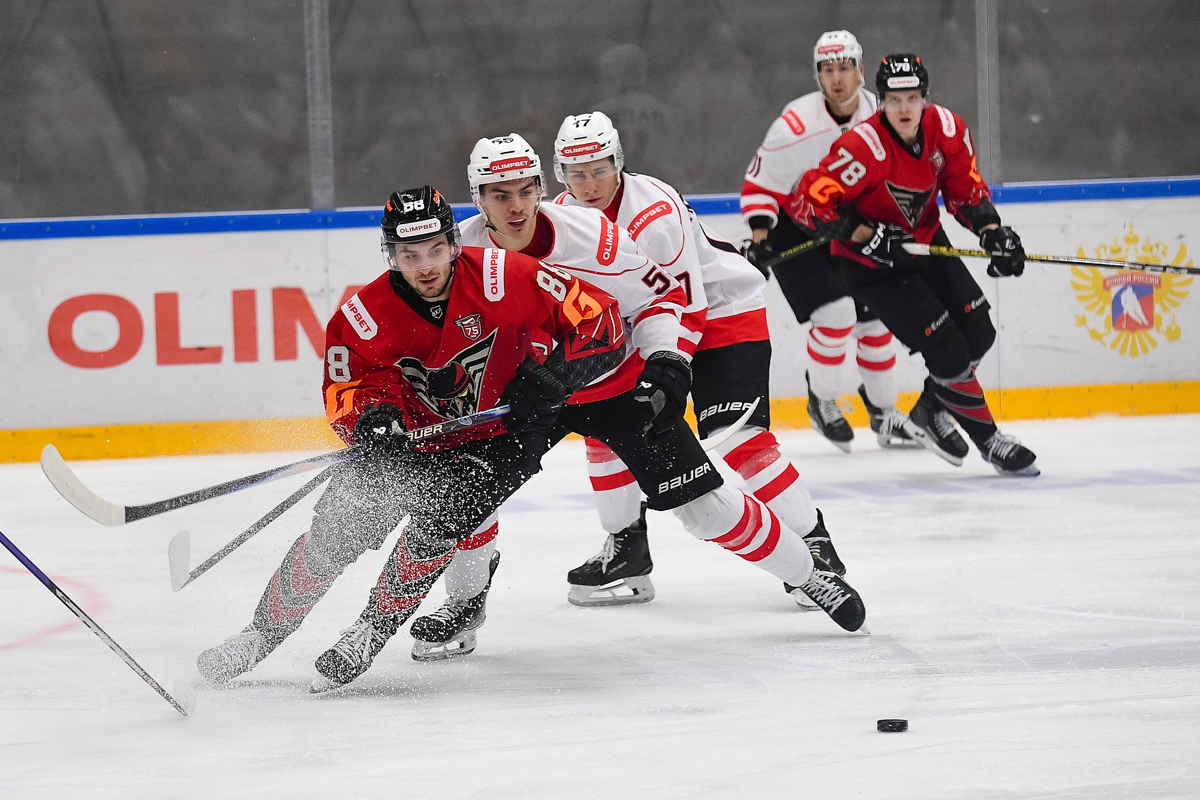 «Металлург», «Югра» и «Омские Крылья» парят над всеми: игры Всероссийской хоккейной лиги на каналах «Хоккей ТВ» и «Триколор Спорт»