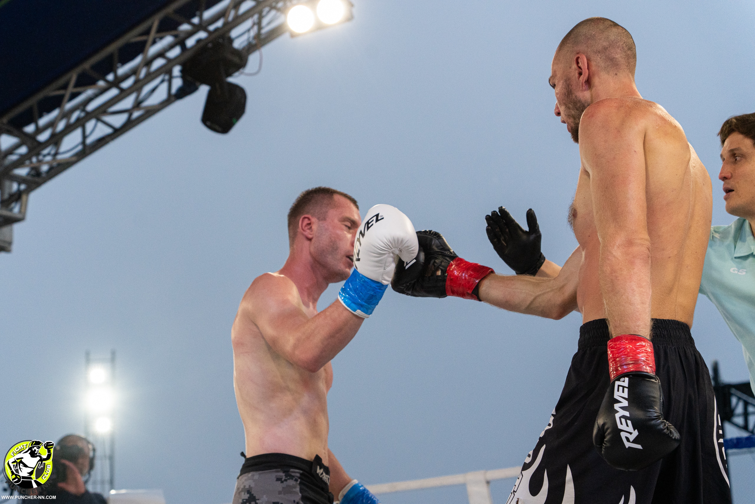 Кудряшов против Лысенко, Глазков сразится с Ахмедовым: новый турнир по тайскому боксу «Изумрудная Лига» на канале «ТВ Спорт»