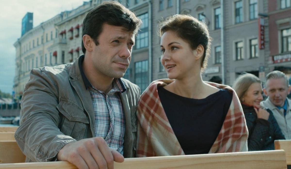 Из особняка – в супермаркет: сериал-мелодрама «Лучше не бывает» на канале «Душевное» рассказывает о крахе жизни некогда счастливой Виктории