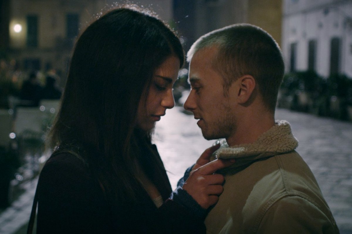 Леди мутант апулийского уезда: фильм ужасов «Весна» на канале «Шокирующее» рассказывает историю простого Эвана и невероятной Луизы