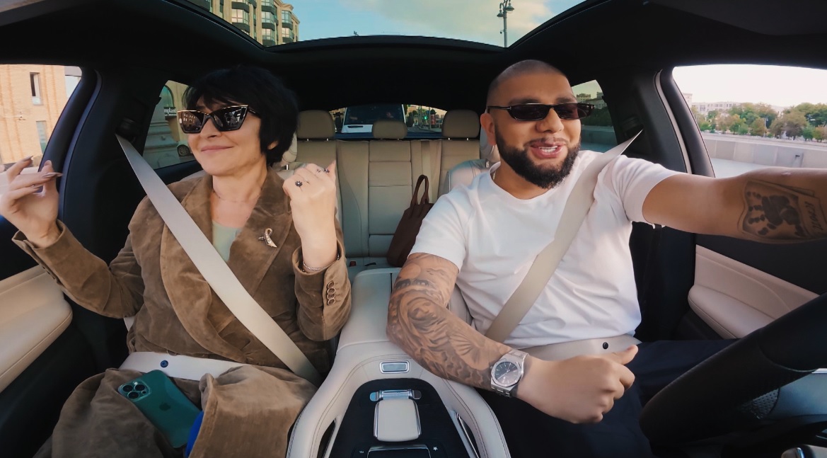 Лолита поделилась секретами молодости в проекте «Очень караочен» на МУЗ-ТВ