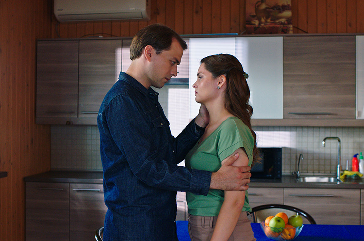 На «ТВ Центре» пройдет премьерный показ детективного мини-сериала «Конец игры» с Артемом Крыловым в главной роли