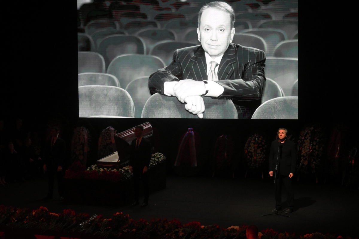 «Улыбка телевидения»: известные личности об ушедшем телеведущем Александре Маслякове