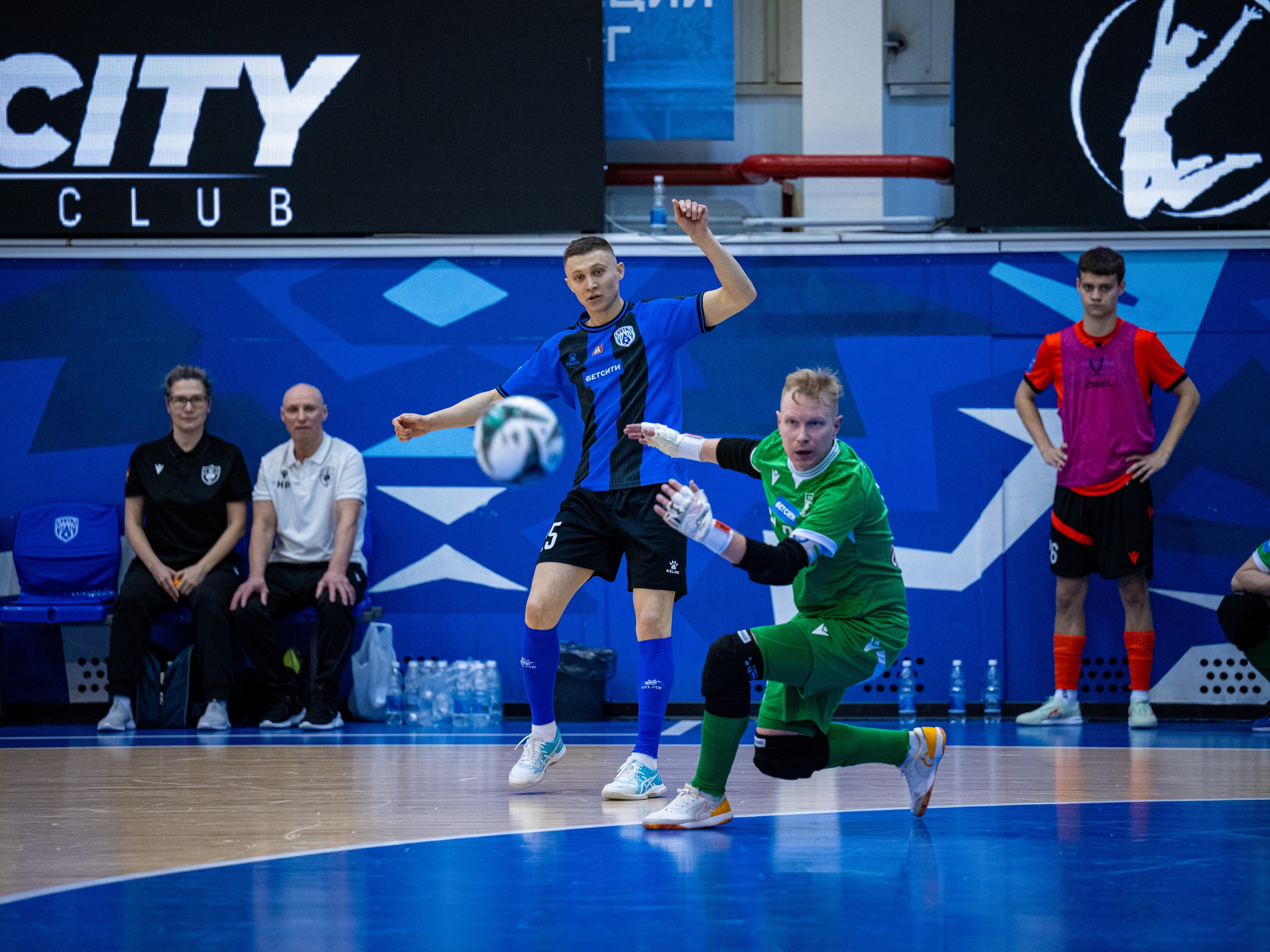 Сибирская битва, «Ухта» гонится за КПРФ, «Синара»: смотрим 22-й тур футзальной суперлиги на каналах «Мяч» и «ТВ Спорт»