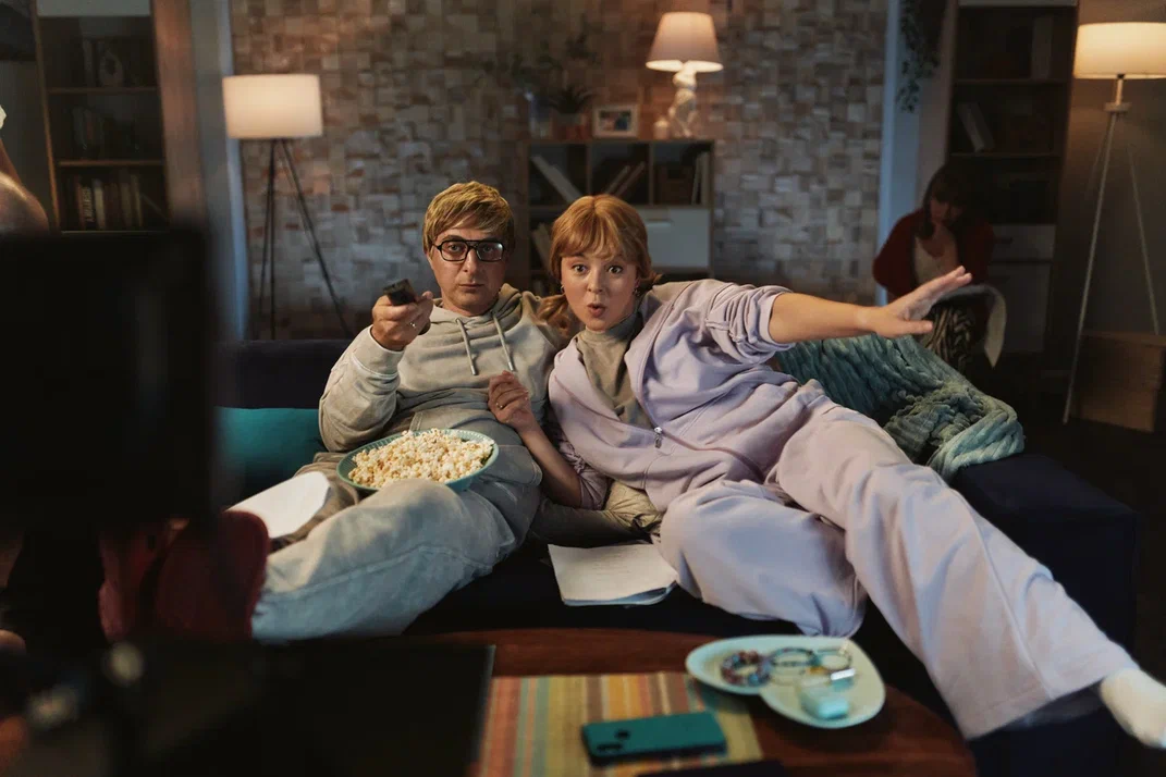 Известна дата премьеры: канал ТНТ покажет скетчком «Демис и Марина» уже в январе