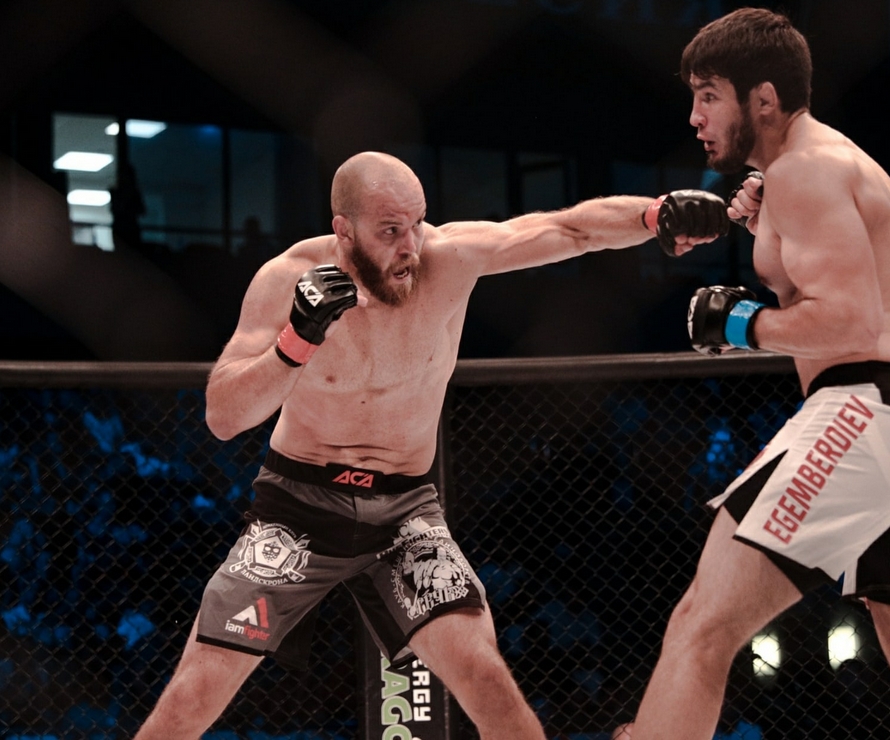 Чемпионский бой Корнилов – Вахаев, битвы ветеранов Балаев – Галиев и Буторин – Гришин: нельзя пропускать бойцовский супертурнир ACA 195 на канале «МАТЧ!»