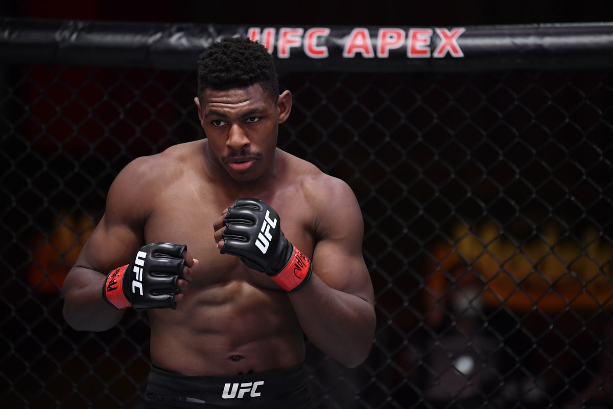 Ковингтон против Бакли, Капе дерется с Силвой: не пропустите последний турнир UFC в 2024 году на телеканале «МАТЧ!»