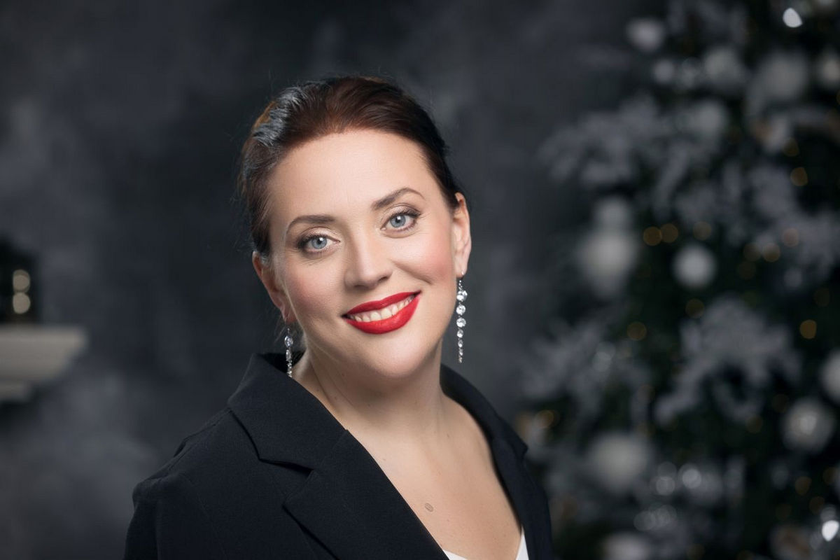 Музыка, трюки, Киркоров: актриса Светлана Листова в интервью рассказала  о новых скетчах в передаче «Наша Russia. 8 Марта» от ТНТ