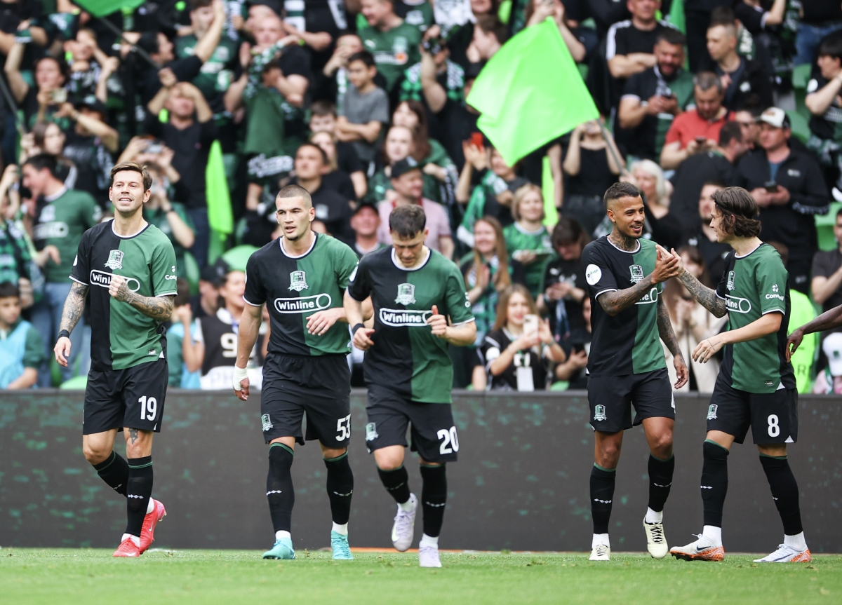 «Быки» остаются первыми: смотрим суперматч 23-го тура РПЛ «Локомотив» – «Зенит» и топ-игру «Краснодар» – «Акрон» на телеканале «МАТЧ!»