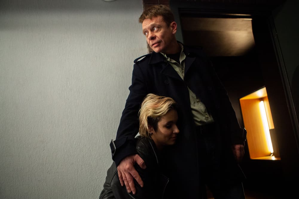 Продолжение скоро: вышел трейлер второго сезона популярного сериала «Контакт»