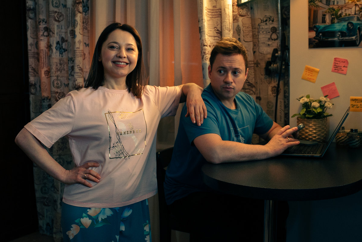 Юбилейная премьера: на ТНТ стартует десятый сезон ситкома «СашаТаня» с Андреем Гайдуляном и Валентиной Рубцовой