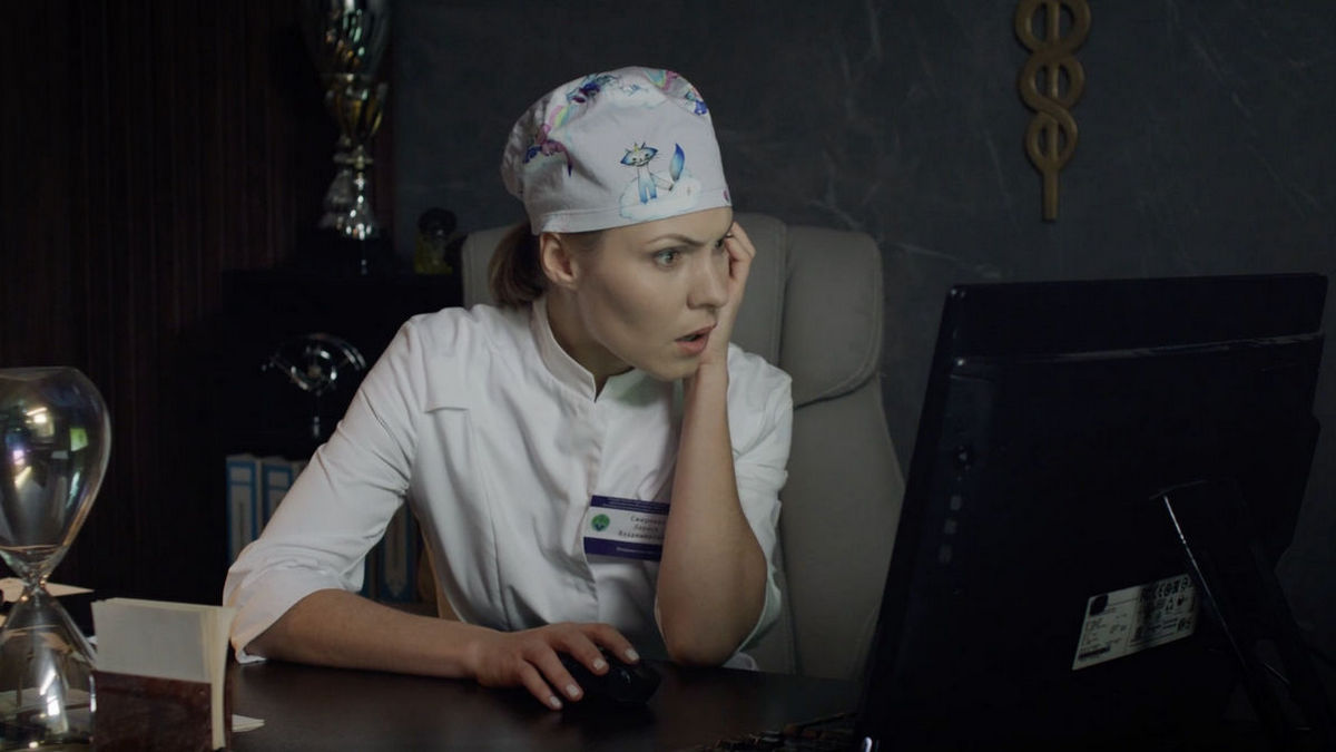 В декорациях «Склифосовского»: на «ТВ Центре» выходит больничный детектив «Везучая Смирнова»