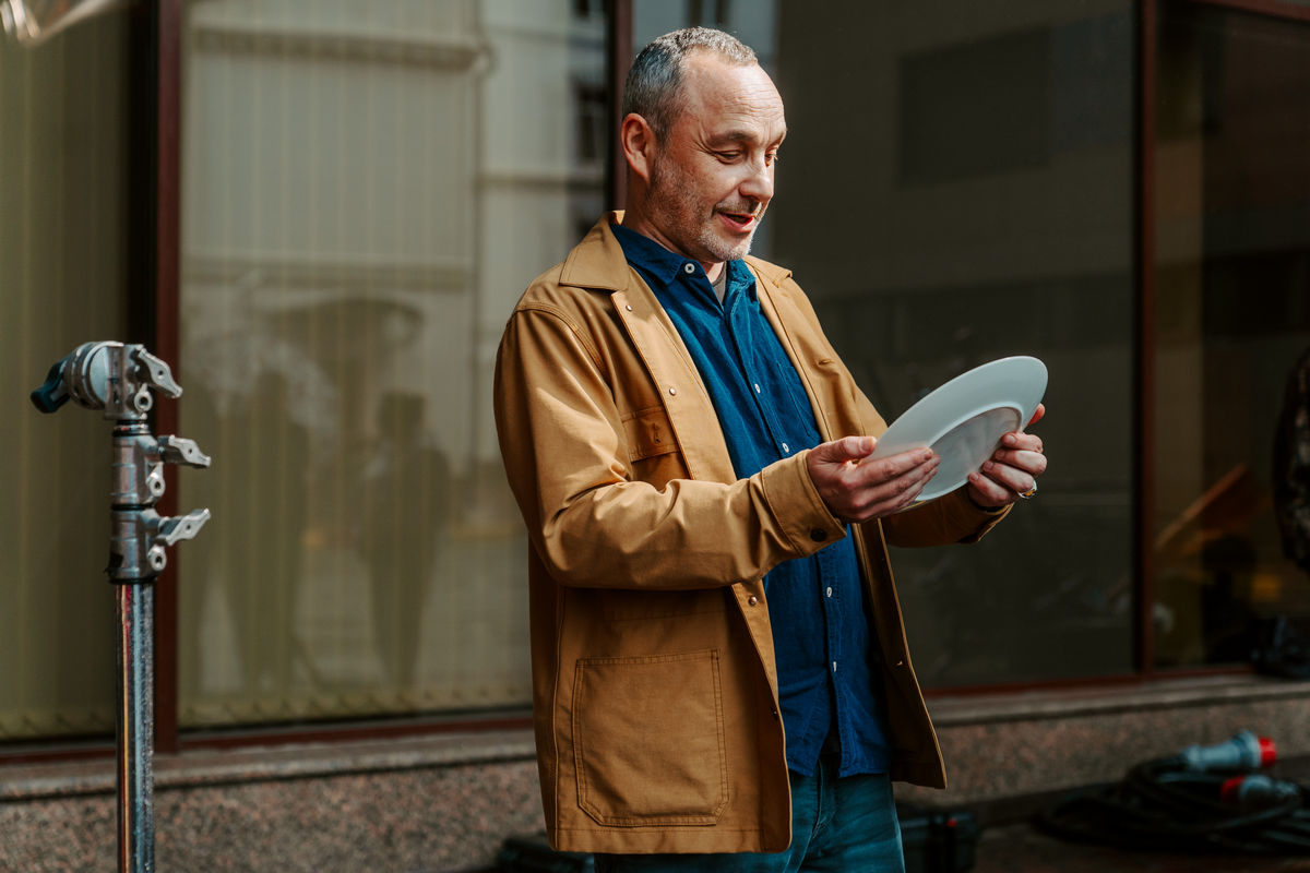 «Про чудо, любовь и медицину»: режиссер Станислав Либин о сериале «Чудо-доктор» с Артемом Ткаченко и Соней Присс на СТС