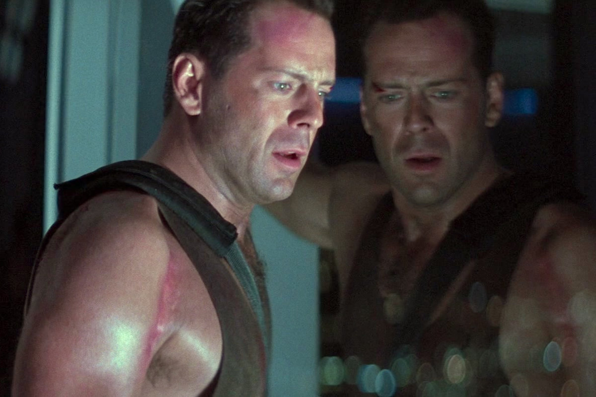 Квартет «И», Джон Макклейн, шедевр Рязанова: пять фильмов, которые помогут встретить Новый год с правильным напитком