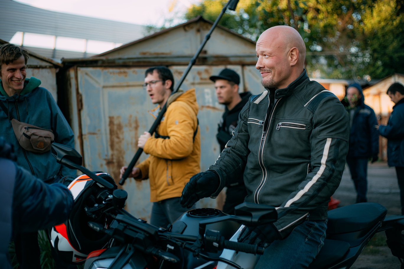 Скоро премьера на НТВ: завершены съемки четвертого сезона сериала «Лихач» с Никитой Панфиловым