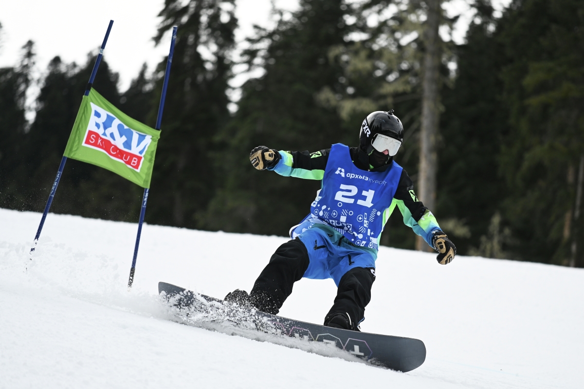 Много сноуборда в прямом эфире: смотрим Кубок России и соревнования памяти Полины Петроченко на канале «ТВ Спорт»