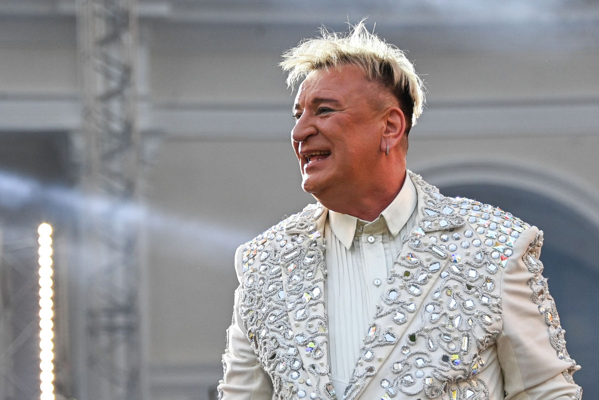 Из дворника в заслуженного артиста: «МУЗ-ТВ» покажет документальный фильм о Сергее Пенкине