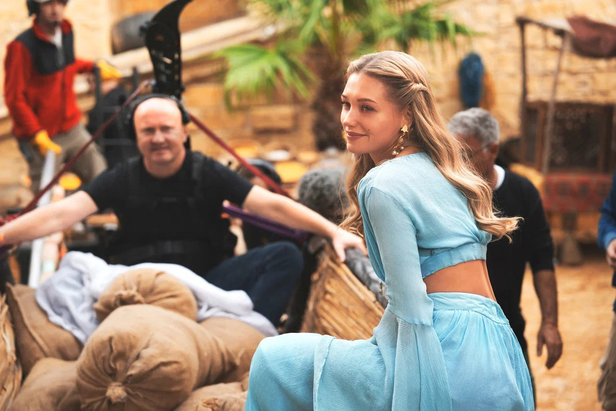 Приключения времен Петра I: комедию «Холоп 3» с Биковичем и Прилучным о разных эпохах сняли в Турции