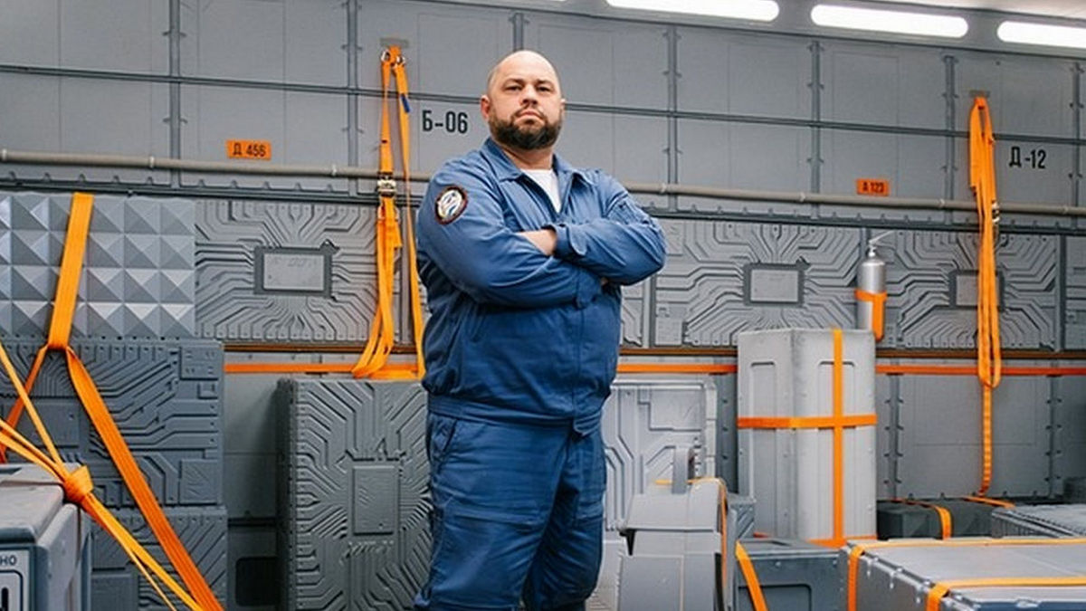 На СТС стартует премьера комедийного сериала «Митрич» с Романом Постоваловым