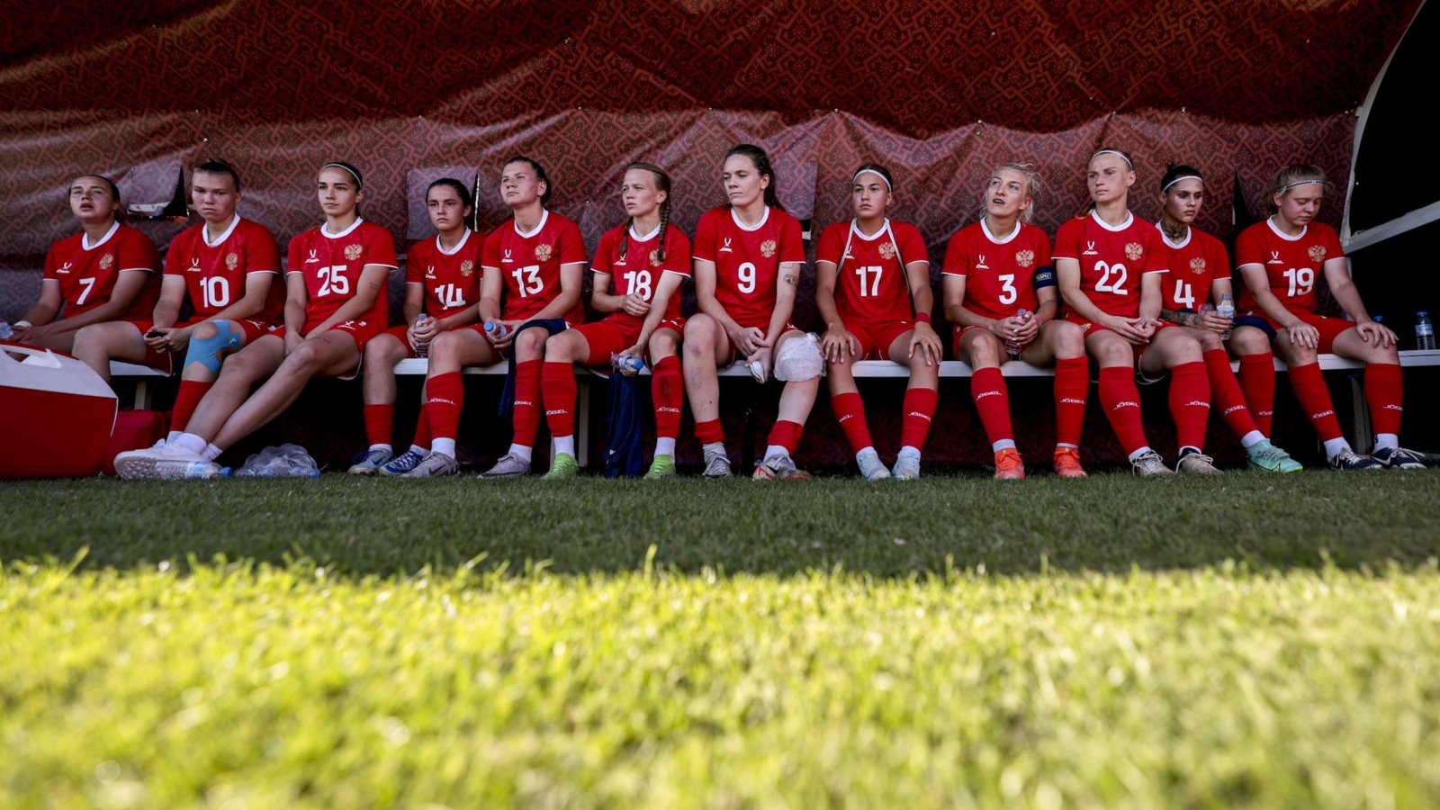 Страстный футбол в Сочи: не пропустите игру женских команд России и Азербайджана на телеканале «МАТЧ!»